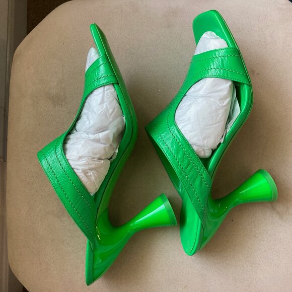 Nadia slides - Picture 5 of 9